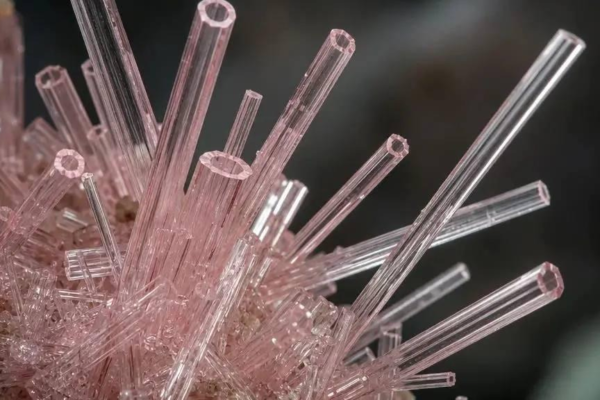 Rusya Daha Önce Bilinmeyen Son Derece Nadir Bir Mineral Olan Kola Ashcroftine’i Keşfetti